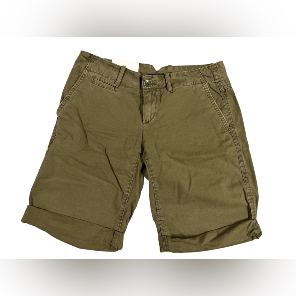 NWT’s Gap the boyfriend roll-up green/olive shorts
